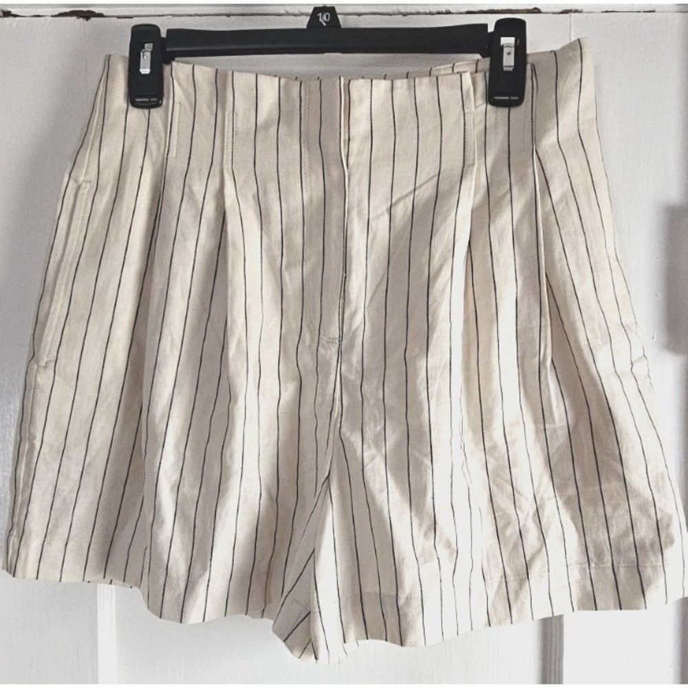ANN TAYLOR the pinstripe paperbag shorts lined women Sz 4 NWOT